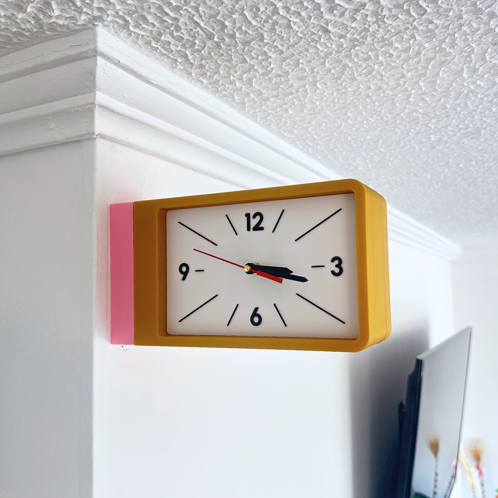 Reloj de Pared Decorativo NOOK – Cuadrado Amarillo y Rosado