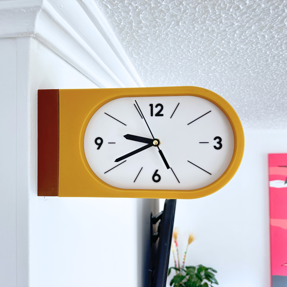 Reloj de Pared Decorativo NOOK – Ovalado Amarillo y Café